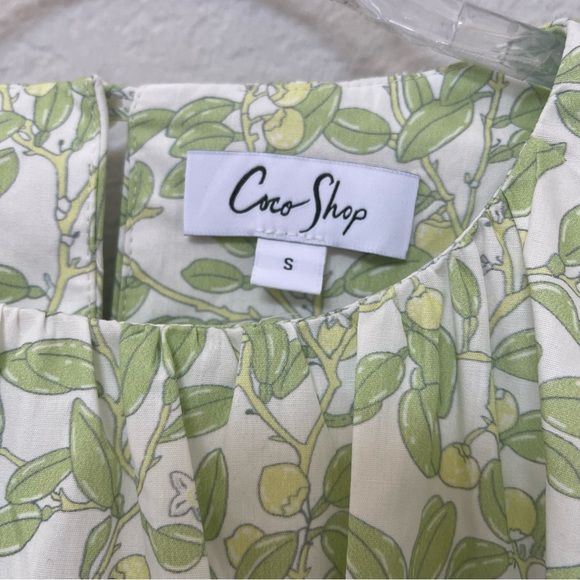 Coco Shop Gathered Top in Light Green Limes Size Small - Picture 5 of 6